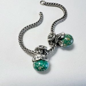 Trollbeads Forget-Me-Not with Bud tassel Bead (2)
